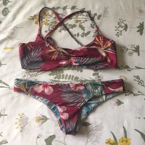 Billabong bikini set🌺